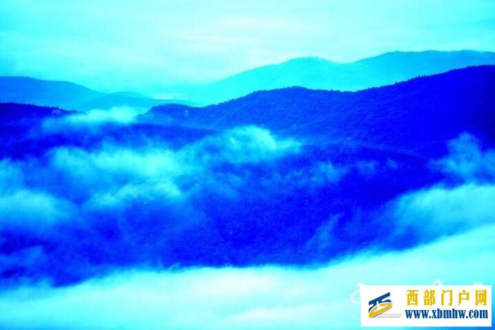 云海飘渺老乐山(图2) 云海飘渺老乐山(图2)