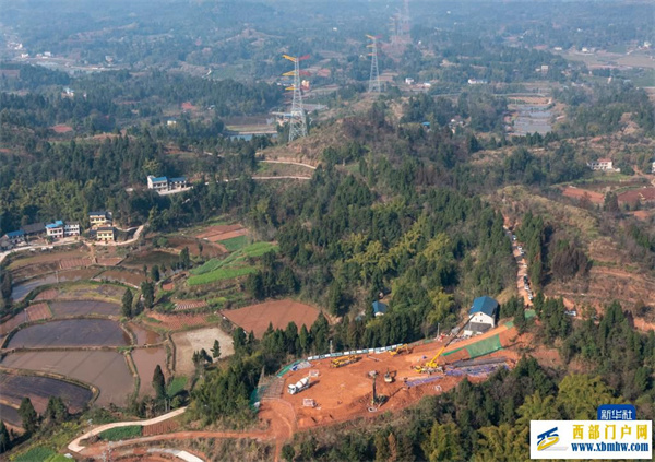 特高压首次落点重庆 助力成渝地区双城经济圈“加速跑”(图2) 特高压首次落点重庆 助力成渝地区双城经济圈“加速跑”(图2)