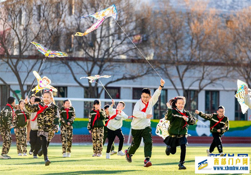 呼和浩特:春风入画纸鸢飞(图3) 呼和浩特:春风入画纸鸢飞(图3)