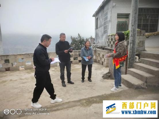 德江县潮砥镇开展畜牧养殖保险暨“禁毒教育进万家”宣传活动(图2) 1.jpg