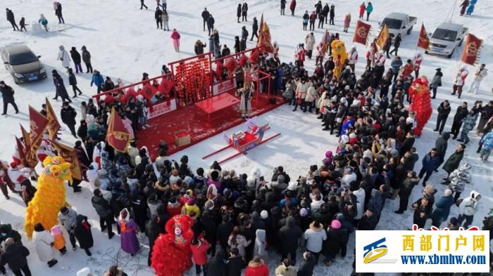 内蒙古达里湖冬捕旅游季启幕 沉浸式体验渔猎盛宴(图2) 内蒙古达里湖冬捕旅游季启幕 沉浸式体验渔猎盛宴(图2)