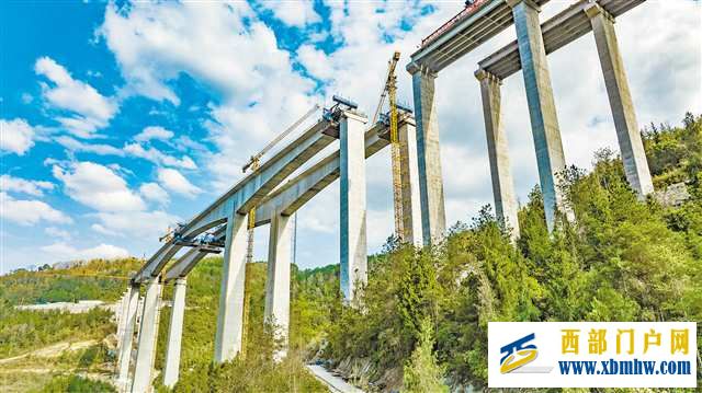 渝湘复线高速两座特大桥迎来建设节点(图2) 渝湘复线高速两座特大桥迎来建设节点(图2)