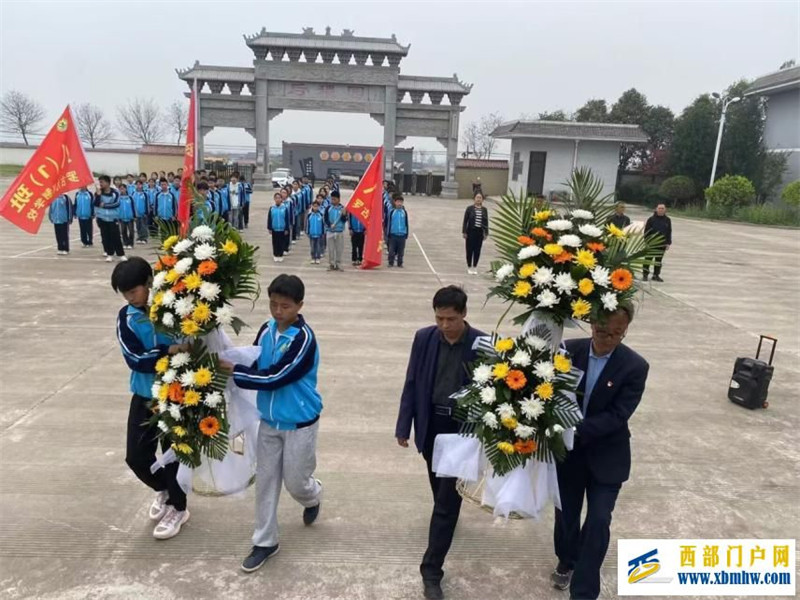 陕西师生开展2024年清明节活动(图4) e8ff630886ea0c32ec9dd16c29e45d92_14-43-47-74-1.jpg