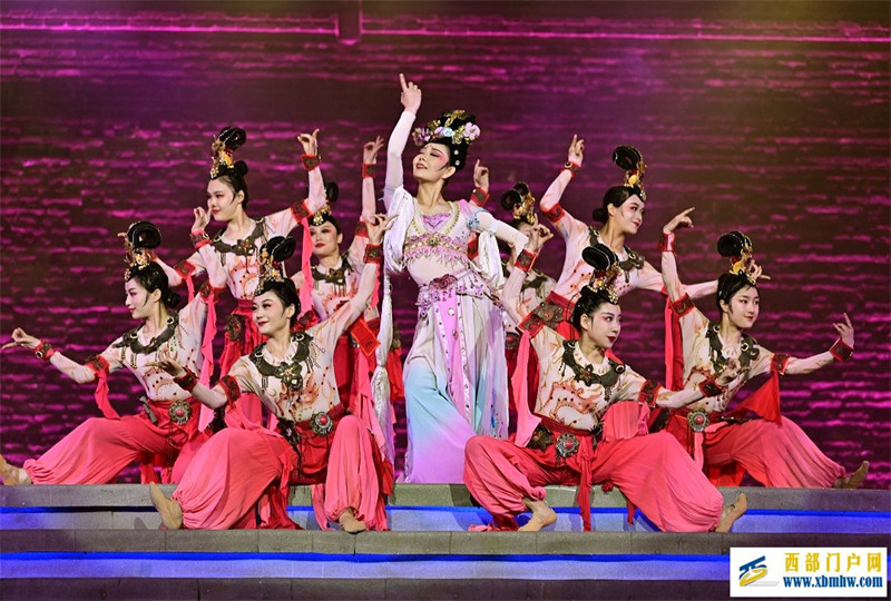 再现“山河诗长安” 西安城墙《梦长安——大唐迎宾盛礼》震撼复演(图9) 再现“山河诗长安” 西安城墙《梦长安——大唐迎宾盛礼》震撼复演(图9)