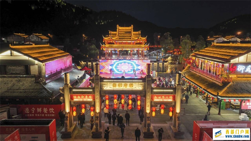 “蜀里安逸 遂心遂意 2024川渝•啤酒龙虾欢乐季”即将开启(图2) “蜀里安逸 遂心遂意 2024川渝•啤酒龙虾欢乐季”即将开启(图2)