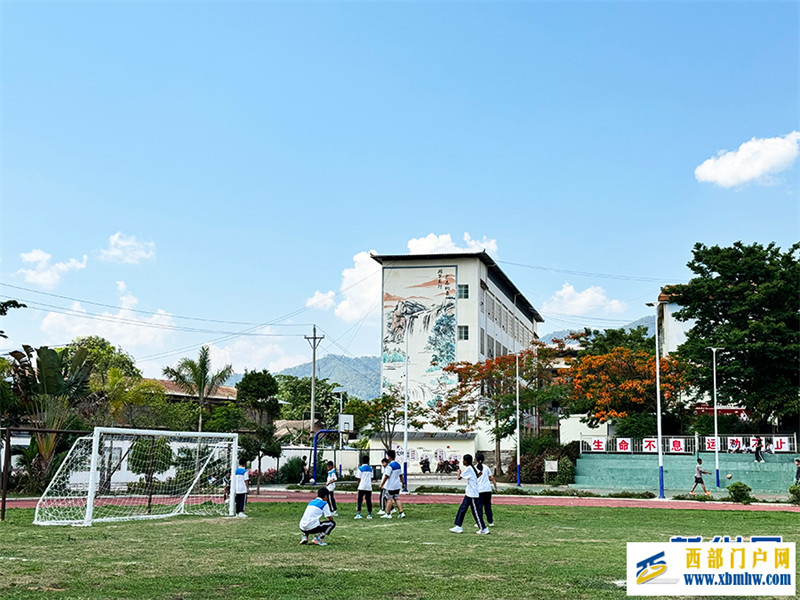 乘中老铁路一路南行 看边陲小镇换新颜(图6) 乘中老铁路一路南行 看边陲小镇换新颜(图6)