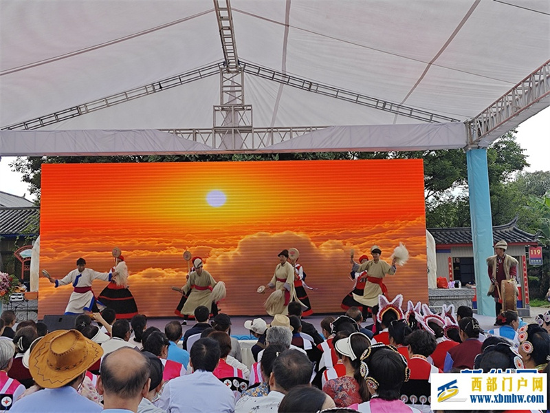 “云南民歌大家唱”丽江专场在丽江古城唱响(图2) “云南民歌大家唱”丽江专场在丽江古城唱响(图2)