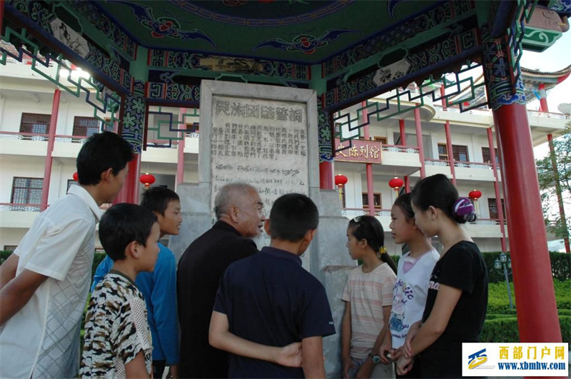 让民族团结的佳话代代相传(图3) 让民族团结的佳话代代相传(图3)