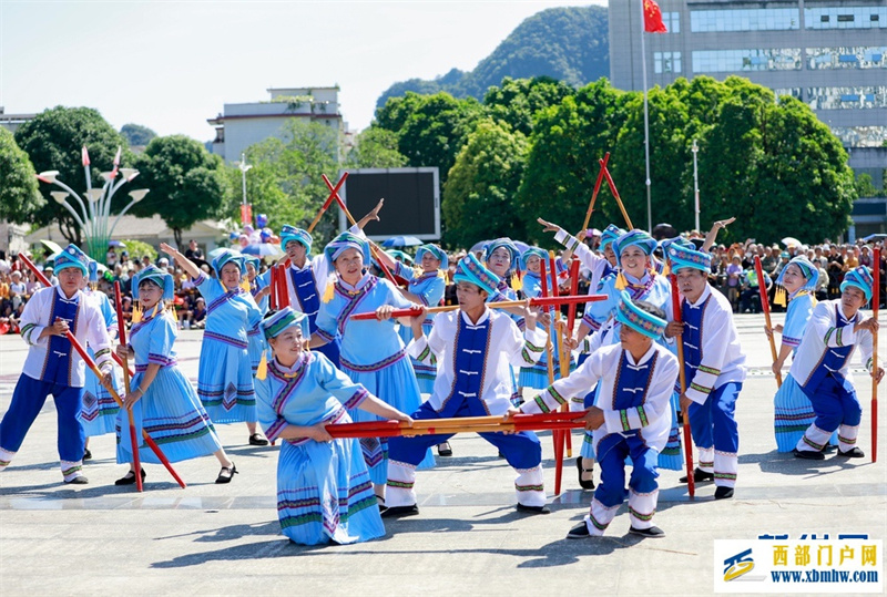 “千人打榔舞”天等邀您共赏非遗盛宴(图8) “千人打榔舞”天等邀您共赏非遗盛宴(图8)