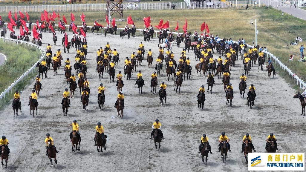 盛夏时节 在新疆昭苏领略万马奔腾(图3) 盛夏时节 在新疆昭苏领略万马奔腾(图3)