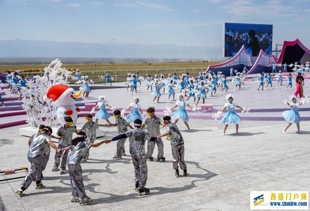 盛夏时节 在新疆昭苏领略万马奔腾(图4) 盛夏时节 在新疆昭苏领略万马奔腾(图4)