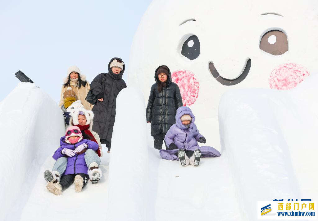 呼伦贝尔“绒绒雪世界”开园迎客(图1)